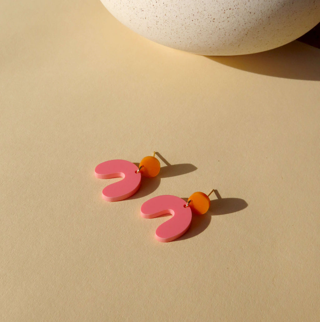 Kleine Arch Bogen Ohrringe in Orange-Gelb & Erdbeer