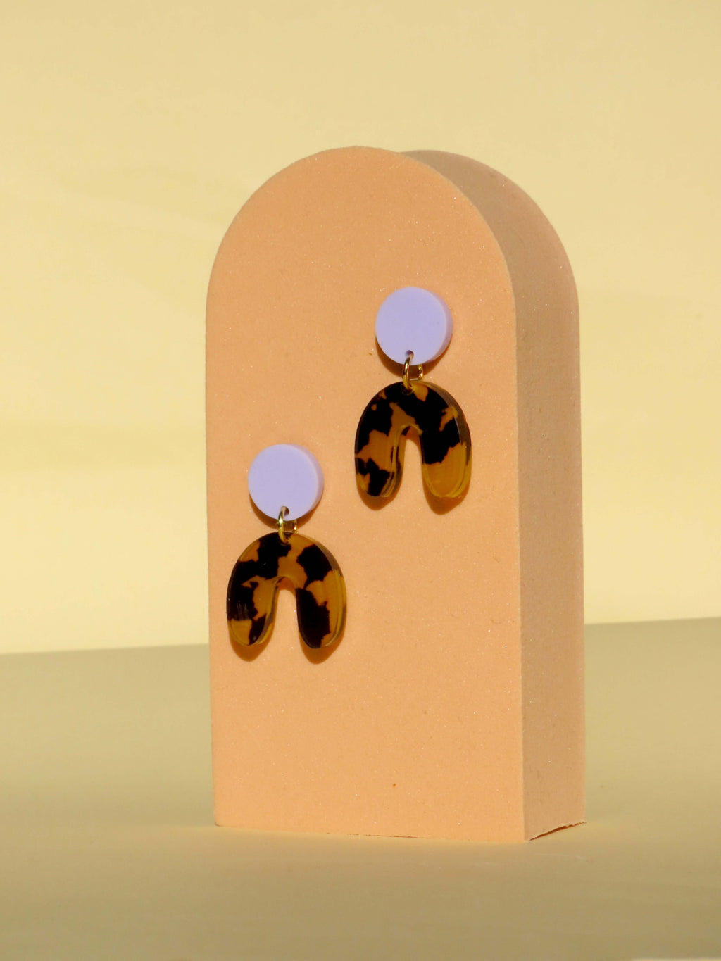 Arch Bogen Ohrringe in Leo & Flieder