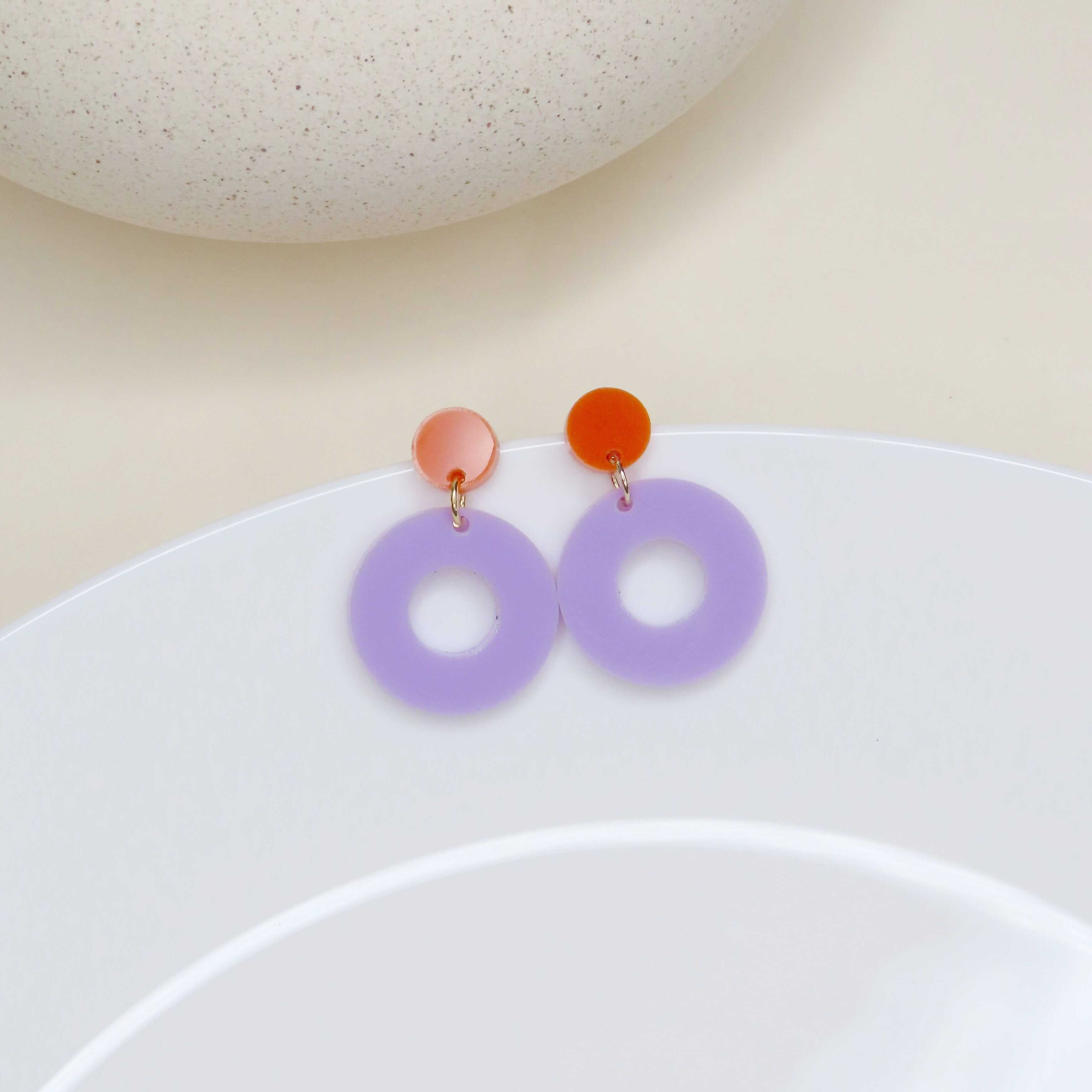 Colorblock Circle Ohrstecker in Orange & Flieder