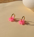 Margarite Edelstahl Hoops in Neon Pink