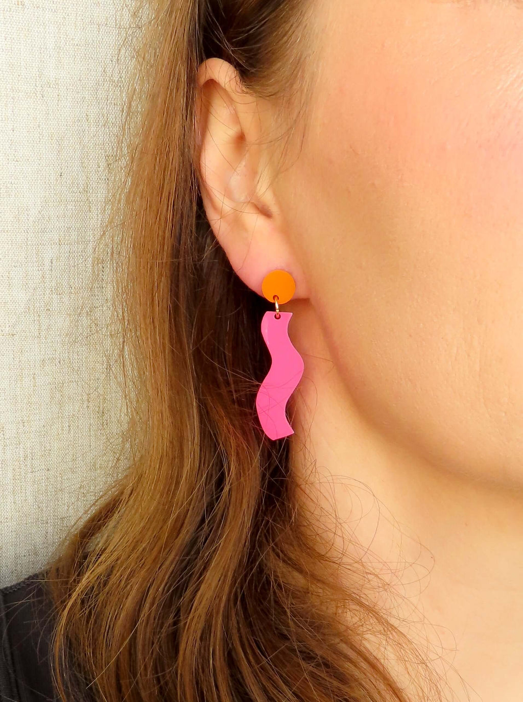 Wormly Ohrringe mit Edelstahl Steckern in Orange & Pink