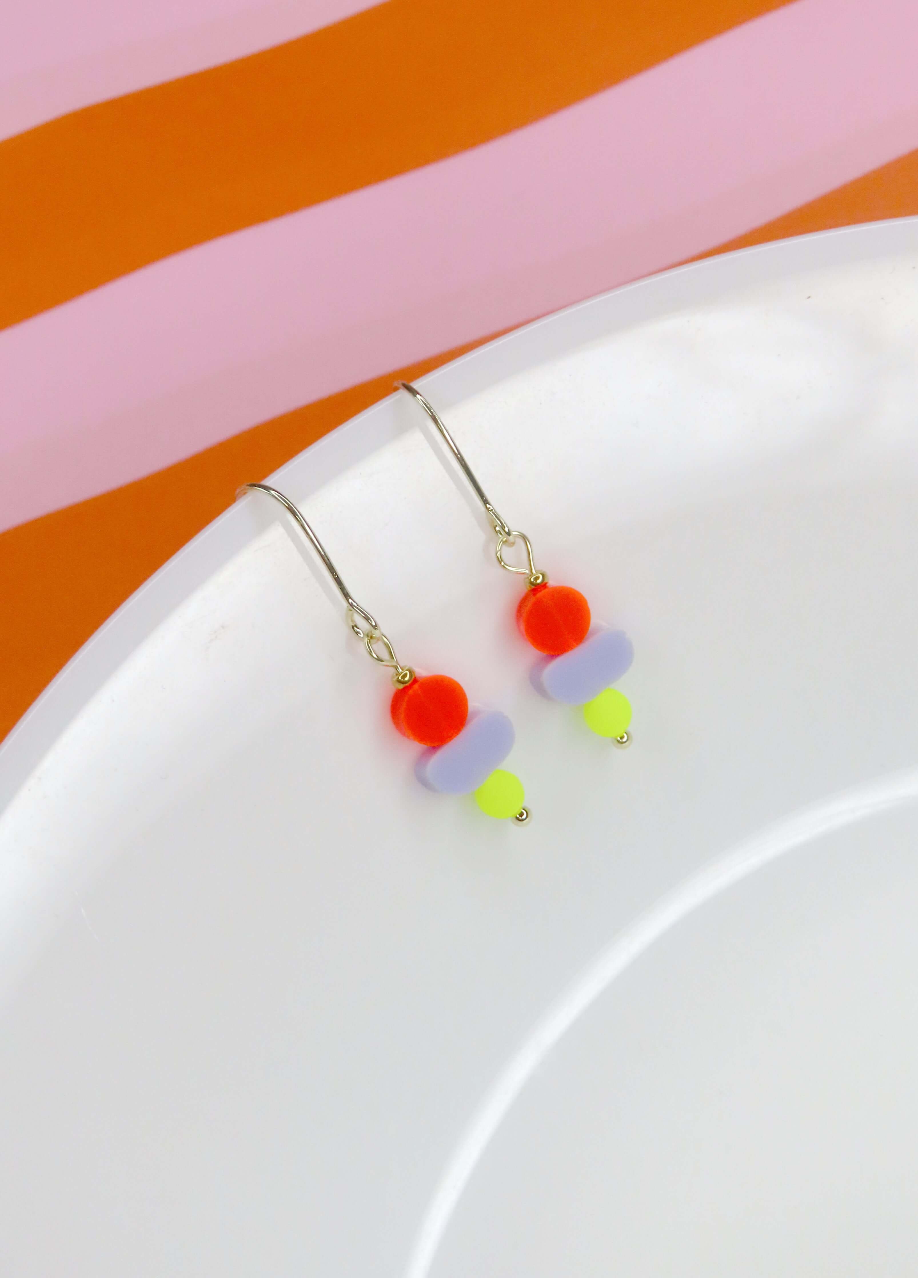 Color Treats Ohrringe Neon mit Gold Filled Elementen